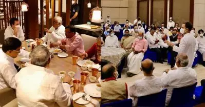 പ്രതിപക്ഷ നേതാക്കള്‍ ഒന്നിച്ച് പ്രഭാത ഭക്ഷണം, പാര്‍ലമെന്റ് മന്ദിരത്തിന് പുറത്ത് ‘മാതൃക പാര്‍ലമെന്റ്’ സമ്മേളനം; രാഹുല്‍ പ്രതിപക്ഷ മുന്നണിയുടെ നേതൃസ്ഥാനത്തേക്കെന്ന് സൂചനകള്‍
