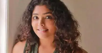 നൂറോ ഇരുന്നൂറോ പേരുള്ള സെറ്റിനെ കൈകാര്യം ചെയ്യാനാവുമോ എന്നറിയില്ല, പക്ഷേ ഇഷ്ടപ്പെട്ട ഒരു കാര്യമുണ്ട്; സ്വന്തമായി സിനിമ സംവിധാനം ചെയ്യുന്നതിനെക്കുറിച്ച് റിമ