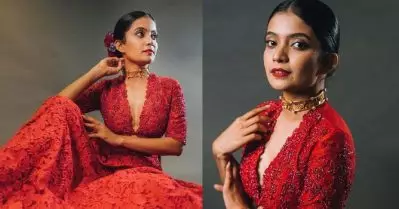 ചുവന്ന വേഷത്തില്‍ തിളങ്ങി അന്ന ബെന്‍; വൈറലായി ഫോട്ടോഷൂട്ട്