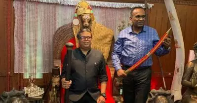മോശയുടെ അംശവടിയെന്നും ടിപ്പുവിന്റെ സിംഹാസനമെന്നും പറയുന്ന ഫ്രോഡ് പ്രാഞ്ചിമാരെ വിശ്വസിക്കുന്നവരാണല്ലോ കൊവിഡ് നിയന്ത്രണം ഉള്‍പ്പെടെ നയപരമായ തീരുമാനങ്ങള്‍ എടുക്കുന്നത്; വിമര്‍ശനം