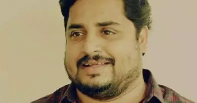 ഞാന്‍ ആരേയും അപമാനിച്ചിട്ടില്ല, ഇനി ആ ഷോയില്‍ സ്‌കിറ്റ് ചെയ്യാന്‍ അല്ലാതെ ചാറ്റിനോ ഗെയിം ചെയ്യാനോ പോകില്ല; സന്തോഷ് പണ്ഡിറ്റ് വിവാദത്തില്‍ നിര്‍മല്‍ പാലാഴി