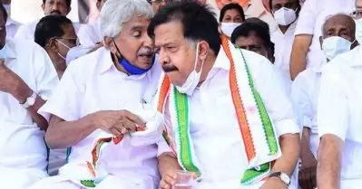 ചെന്നിത്തലയ്ക്ക് എന്റെ മറ വേണ്ട; തിരുവഞ്ചൂരിന് ഉമ്മന്‍ ചാണ്ടിയുടെ മറുപടി, പോരിനുറച്ച് നേതാക്കള്‍