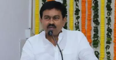 ലഖിംപൂര്‍ ഖേരി കേസ്: കേന്ദ്രമന്ത്രി അജയ് മിശ്രക്ക് നേരെ കോണ്‍ഗ്രസ് പ്രവര്‍ത്തകരുടെ ചീമുട്ടയേറ്