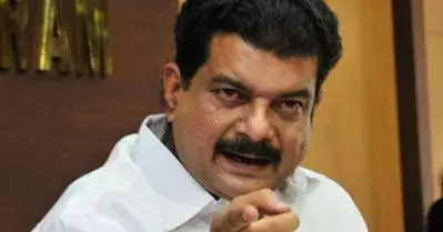 തന്നെ തിരഞ്ഞ് ആരും ടോര്‍ച്ചടിക്കേണ്ട, ഓള്‍ ഇന്ത്യാ കോണ്‍ഗ്രസ് കമ്മിറ്റിയിലേക്കടിച്ചാല്‍ മതി; രൂക്ഷ വിമര്‍ശനവുമായി പി.വി. അന്‍വര്‍