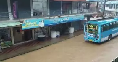 കോട്ടയത്തും പാലക്കാട്ടും കനത്ത മഴ; കോഴിക്കോട് തിരുവമ്പാടി ടൗണില്‍ വെള്ളം കയറി