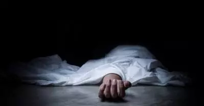 സമൂഹം ഒറ്റപ്പെടുത്തി, ഒത്തുതിര്‍പ്പിന് പണം വാങ്ങിയെന്ന് ആരോപിച്ചു; പീഡനത്തിന് ഇരയായ പത്തു വയസുകാരിയുടെ പിതാവ് ജീവനൊടുക്കിയ സംഭവത്തില്‍ ബന്ധുക്കള്‍