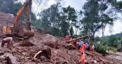 മൂന്ന് കുഞ്ഞുങ്ങളുടെ മൃതദേഹം കെട്ടിപിടിച്ച നിലയില്‍; ദുരന്തഭൂമിയായി കൊക്കയാര്‍
