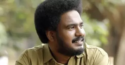 ഫൈറ്റ് എന്ന് പറഞ്ഞാല്‍ ടൊവിനോയ്ക്കും ഉണ്ണി മുകുന്ദനും ഭ്രാന്താണ്; മൂന്നാമത്തെ നിലയില്‍ നിന്നും താഴേക്ക് ചാടിയ അനുഭവം പങ്കുവെച്ച് അനീഷ് ഗോപാല്‍