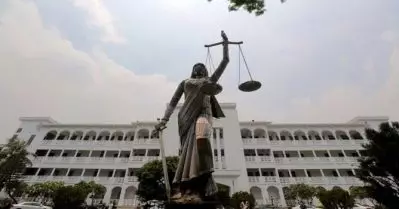 ബംഗ്ലാദേശില്‍ മുന്‍ സുപ്രീംകോടതി ചീഫ് ജസ്റ്റിസിന് 11 വര്‍ഷം തടവുശിക്ഷ; സര്‍ക്കാര്‍ കെട്ടിച്ചമച്ച കേസെന്ന് ആരോപണം
