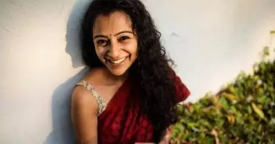 കുറച്ച് കരയുന്നുണ്ട് എന്നല്ലാതെ ഈ പടത്തില്‍ എനിക്ക് പ്രത്യേകിച്ച് അസുഖങ്ങളൊന്നുമില്ല; എണ്‍പത് വയസായാലും വിനീതേട്ടന്‍ 15 വയസുള്ള ഒരു കോളേജ് ബോയ് ആയിരിക്കും: ഹൃദയത്തെക്കുറിച്ച് ദര്‍ശന