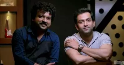 ആദം ജോണില്‍ പൃഥ്വി വേണ്ട എന്ന് പറഞ്ഞ പാട്ട് പിന്നീട് ആസിഫിന്റെ പടത്തില്‍ ഉപയോഗിച്ചു, ആ പാട്ട് ഹിറ്റായി: ദീപക് ദേവ്