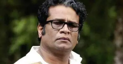 സോപ്പ് പെട്ടി വാങ്ങാന്‍ അഞ്ചാറ് മണിക്കൂര്‍ കസേരയില്‍ ഇരിക്കാന്‍ വയ്യാ; അവാര്‍ഡ് നിരസിച്ച് ഹരീഷ് പേരടി