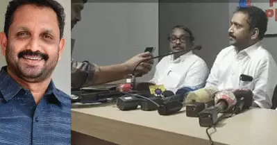 ഹോട്ടലിലെ ഭക്ഷണങ്ങളില്‍ തുപ്പുന്നുണ്ടെന്ന് താന്‍ പറഞ്ഞിട്ടില്ലെന്ന് സുരേന്ദ്രന്‍; വാര്‍ത്തസമ്മേളനത്തിനിടെ തെളിവുമായി മാധ്യമപ്രവര്‍ത്തകന്‍