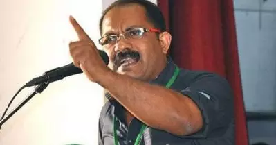 വിപ്ലവത്തിന്റെ പേര് പറഞ്ഞ് ഉടയാടകള്‍ അഴിപ്പിക്കുന്ന ഭ്രാന്തിന്റെ പേരാണ് എസ്.എഫ്.ഐ: കെ.എം. ഷാജി