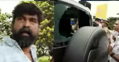 ജോജു ജോര്‍ജിന്റെ വാഹനത്തിന്റെ ചില്ല് തകര്‍ത്തു; പൊലീസും സമരക്കാരും തമ്മില്‍ സംഘര്‍ഷം