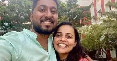 എനിക്ക് മലയാളം അത്ര വശമില്ലായിരുന്നു, ഇവന്‍ പഠിപ്പിച്ച് തരുമെന്ന് പറഞ്ഞ് അവര്‍ വിനീതിനെ വിളിച്ചു, അവിടെ ഞങ്ങളുടെ യാത്ര ആരംഭിച്ചു; വിനീതിനെ കണ്ടുമുട്ടിയതിനെ പറ്റി ദിവ്യ