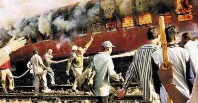 ഏത് സര്‍ക്കാരിന്റെ കീഴിലാണ് 2002ല്‍ ഗുജറാത്തില്‍ മുസ്‌ലിം വിരുദ്ധ ആക്രമണം നടന്നത്? ബോര്‍ഡ് പരീക്ഷയിലെ ചോദ്യത്തിന് ക്ഷമ പറഞ്ഞ് സി.ബി.എസ്.ഇ
