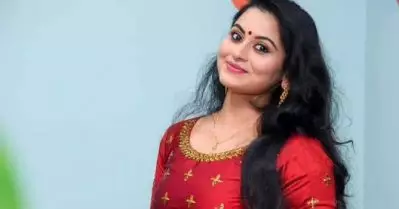 മോന്‍സന്‍ മാവുങ്കലുമായി സാമ്പത്തിക ഇടപാട്; നടി ശ്രുതി ലക്ഷ്മിയെ ഇ.ഡി ചോദ്യം ചെയ്യുന്നു
