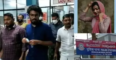 മോഫിയ കേസ്: സമരം ചെയ്ത കോണ്‍ഗ്രസുക്കാര്‍ക്കെതിരെ തീവ്രവാദ പരാമര്‍ശം നടത്തിയ രണ്ട് പൊലീസുകാരെ സസ്‌പെന്റ് ചെയ്തു