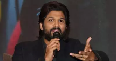 വളരെ ദുഖകരമായ സംഭവം; പുഷ്പയുടെ പ്രീ റിലീസ് പരിപാടിയില്‍ ആരാധകര്‍ക്ക് പരിക്ക് പറ്റിയതില്‍ ഖേദം പ്രകടിപ്പിച്ച് അല്ലു അര്‍ജുന്‍