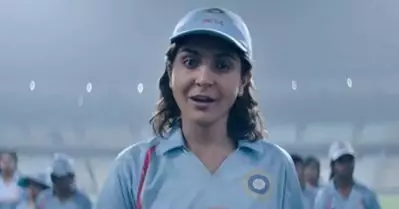 'ഒടുവില് തീരുമാനമായി, ക്രിക്കറ്റ് താരമാവാന് അനുഷ്ക ശര്മ്മയും'; ബോളിവുഡില് നിന്ന് വീണ്ടുമൊരു ജീവചരിത്ര സിനിമ കൂടി