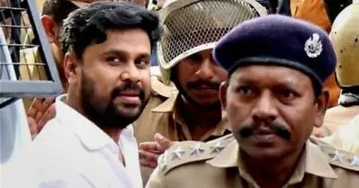 വെള്ളിയാഴ്ച വരെ ദിലീപിനെ അറസ്റ്റ് ചെയ്യില്ലെന്ന് സര്‍ക്കാര്‍ കോടതിയില്‍; മുന്‍കൂര്‍ ജാമ്യ ഹരജി മാറ്റി