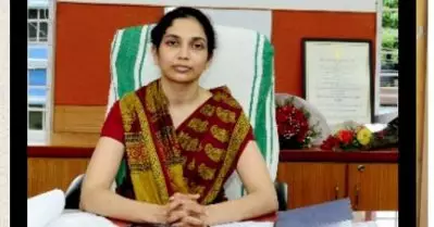 കാസര്‍ഗോഡ് ജില്ലാ കളക്ടര്‍ നാളെ മുതല്‍ അവധിയില്‍; വ്യക്തിപരമായ കാരണമെന്ന് വിശദീകരണം