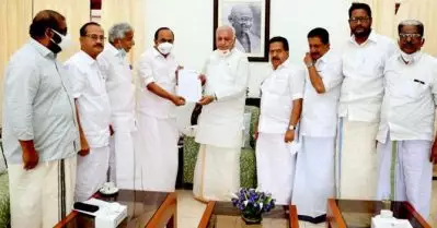 ലോകായുക്ത ഓര്‍ഡിനന്‍സില്‍ ഒപ്പുവെക്കുന്നതിന് മുമ്പ് രാഷ്ട്രപതിയുടെ അനുമതി തേടണം: ഗവര്‍ണറോട് ആവശ്യപ്പെട്ട് പ്രതിപക്ഷം