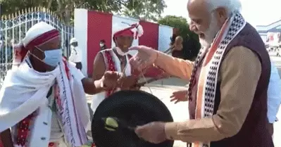 തെരഞ്ഞെടുപ്പ് ജയിക്കാന്‍ എന്തും ചെയ്യും; വീണ്ടും ചെണ്ട കൊട്ടി മോദി; വീഡിയോ
