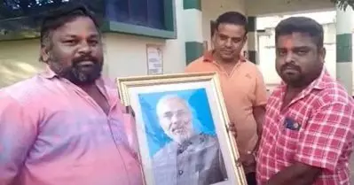 ബി.ജെ.പി നേതാവിന്റെ മോദി ഭക്തി; പഞ്ചായത്ത് ഓഫീസില്‍ അതിക്രമിച്ച് കയറി മോദിയുടെ ഫോട്ടോ സ്ഥാപിച്ചയാള്‍ അറസ്റ്റില്‍