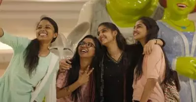 ശാരു ഇന്‍ ടൗണ്‍; സൂപ്പര്‍ ശരണ്യയിലെ ഗാനം പുറത്ത് വിട്ടു