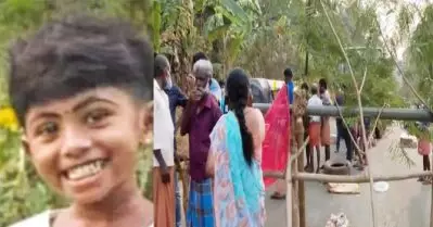 അതിരപ്പിള്ളിയില്‍ അഞ്ച് വയസുകാരിയെ കാട്ടാന ചവിട്ടിക്കൊന്നതില്‍ റോഡ് ഉപരോധിച്ച് നാട്ടുകാര്‍