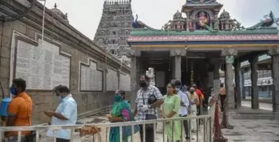 ദളിത് യുവാക്കള്‍ ക്ഷേത്രത്തില്‍ കയറി തേങ്ങയുടച്ചു; പിന്നാലെ ബഹിഷ്‌കരിച്ച് ഗ്രാമീണര്‍, ഇടപെട്ട് പൊലീസ്; റിപ്പോര്‍ട്ട്
