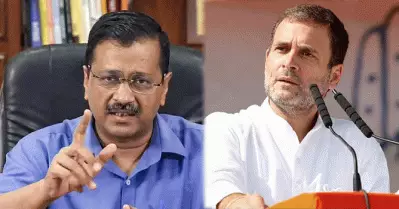 ‘ചൂലിന്റെ നേതാവിനെ നിങ്ങള്‍ക്ക് തീവ്രവാദികളുടെ വീട്ടില്‍ കാണാം’; കെജ്‌രിവാളിനെതിരെ രാഹുല്‍ ഗാന്ധി