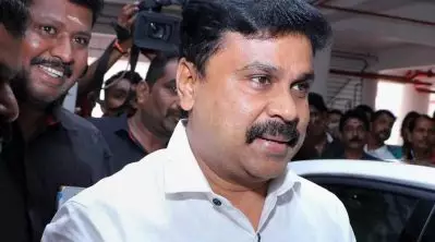 ദിലീപ് ഫോണിലെ 12 ചാറ്റുകള്‍ നശിപ്പിച്ചു; സംഭവം ഹൈക്കോടതിയില്‍ ഫോണ്‍ ഹാജരാക്കാന്‍ പറഞ്ഞതിന്റെ തലേദിവസം