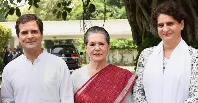 ‘മാറിനില്‍ക്കാനൊരുങ്ങി ഗാന്ധിമാര്‍?’ കോണ്‍ഗ്രസ് അധ്യക്ഷ സ്ഥാനം രാജിവെക്കാന്‍ സോണിയ ഗാന്ധി; പ്രിയങ്കയും സ്ഥാനമൊഴിഞ്ഞേക്കും