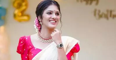 ആര്‍ക്കും നമ്മളെ ഇഷ്ടമല്ലാത്തത് ഒരു കംഫര്‍ട്ട് സോണാണ്; അപ്പോള്‍ നമുക്ക് ഇഷ്ടമുള്ളത് ചെയ്യാം, എന്ന് വിചാരിച്ച് തോന്നിവാസം ചെയ്ത് നടക്കുക എന്നല്ല: ഗായത്രി സുരേഷ്