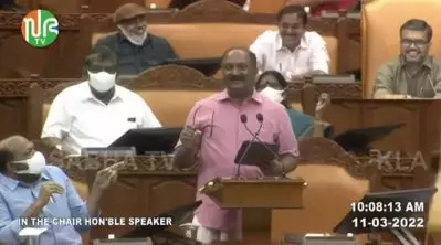 ഞാനിട്ടിരിക്കുന്നത് കൈത്തറി വകുപ്പിന്റെ ഹാന്‍ടെക്സിന്റേതാണ്; വ്യവസായ മന്ത്രി പറയണമെന്ന് പറഞ്ഞതുകൊണ്ടാണ് ഇവിടെ പറയുന്നത്: കെ.എന്‍. ബാലഗോപാല്‍