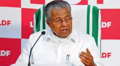 സ്വകാര്യ ബസ് ചാര്‍ജ് വര്‍ധിപ്പിക്കാമെന്നുറപ്പ് നല്‍കി മുഖ്യമന്ത്രി