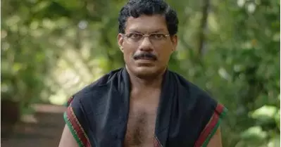 മകന്‍ ഇതരമതത്തില്‍പ്പെട്ട യുവതിയെ വിവാഹം കഴിച്ചതിന്റെ പേരില്‍ പൂരക്കളി കലാകാരനെ വിലക്കി ക്ഷേത്ര കമ്മിറ്റി