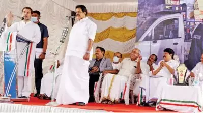 വികസന പദ്ധതികളെല്ലാം വേഗത്തിലാക്കണം; സ്വന്തം പടം ഫ്‌ളക്‌സില്‍ കാണുന്നത് എനിക്ക് അലര്‍ജിയാണ് വേണമെങ്കില്‍ ഒരു പടമാവാം: രാഹുല്‍ ഗാന്ധി