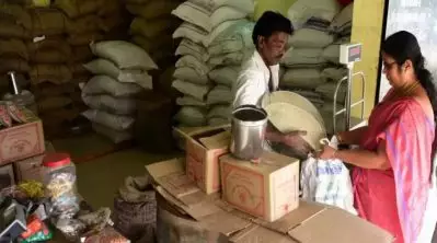 സംസ്ഥാനത്ത് 140 മണ്ഡലങ്ങളിലും സഞ്ചരിക്കുന്ന റേഷന്‍ കടകള്‍ തുടങ്ങും; നികുതി വര്‍ധനവിലൂടെ ലക്ഷ്യമിടുന്നത് അധികം വരുമാനം