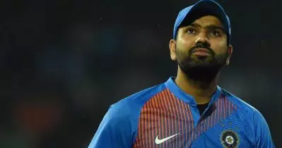 രോഹിത്തിന്റെ വെടി തീര്‍ന്നു, പകരം എന്തിനും ഏതിനും തയ്യാറായ മൂന്ന് താരങ്ങളെയെങ്കിലും പകരക്കാരായി കണ്ടു വെക്കണം; ഇന്ത്യന്‍ ടീമിന് ‘നിര്‍ണായക’ ഉപദേശവുമായി പാക് താരം