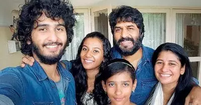 ഞാനും ഉമ്മച്ചിയും ഒരുമിച്ച് വളര്‍ന്നുവന്നവരെ പോലെയാണ്; കരിയറിലും എന്നെ സഹായിക്കാറുണ്ട്: ഷെയ്ന്‍ നിഗം
