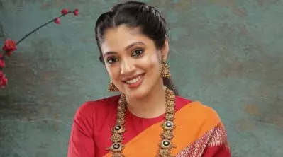 അവസരം തിരക്കി നടന്നിരുന്ന കാലത്ത് ചെയ്ത കഥാപാത്രമാണ് മരക്കാറിലേത്; മമ്മൂക്കയെ കണ്ടാല്‍ നമ്മള്‍ ഇന്‍സ്‌പെയറാകും എനര്‍ജി ലെവല്‍ തന്നെ മാറും: വീണ നന്ദകുമാര്‍