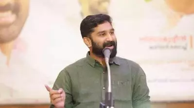 സി.പി.ഐ.എമ്മിന്റെ ശക്തമായ നിരീക്ഷണ സംവിധാനങ്ങളുള്ള പ്രദേശത്ത് ആര്‍.എസ്.എസുക്കാരനായ പ്രതി ഒളിയിടം കണ്ടെത്തിയെങ്കില്‍ അയാള്‍ക്ക് ധൈര്യം പകര്‍ന്നതാര്? വി.ടി. ബല്‍റാം