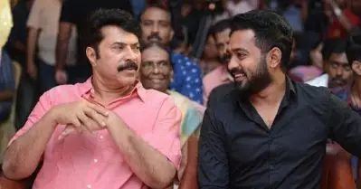 നീ എന്താ ഇവിടെ, ഈ പടത്തില്‍ അഭിനയിക്കുന്നുണ്ടോ? ഇല്ല, ഞാന്‍ പഠിക്കാന്‍ വന്നതാ; എന്ത് പഠിക്കാന്‍? ഞാന്‍ എന്താ സാറോ; മമ്മൂട്ടിക്കൊപ്പമുള്ള അനുഭവം പറഞ്ഞ് ആസിഫ്