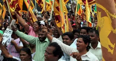 ശ്രീലങ്കയില്‍ സര്‍ക്കാരിനെതിരെ അവിശ്വാസ പ്രമേയം കൊണ്ടുവരാന്‍ പ്രതിപക്ഷം; പ്രസിഡന്റിനെ ഇംപീച്ച് ചെയ്യാന്‍ തയ്യാര്‍