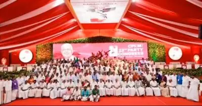 പാര്‍ട്ടി കോണ്‍ഗ്രസില്‍ മൈക്കിളപ്പനായി പിണറായി വിജയന്‍