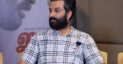 ലൊക്കേഷനില്‍ 5000 പേരുണ്ടായിട്ടോ 25 ബസ്സുണ്ടായിട്ടോ 300 ലൈറ്റ് ബോയ്‌സ് ഉണ്ടായിട്ടോ കാര്യമില്ല; ലൂസിഫര്‍ സെറ്റ് കണ്ട് അമ്പരന്ന അസിസ്റ്റന്‍സിനോട് പറഞ്ഞ കാര്യത്തെ കുറിച്ച് പൃഥ്വി